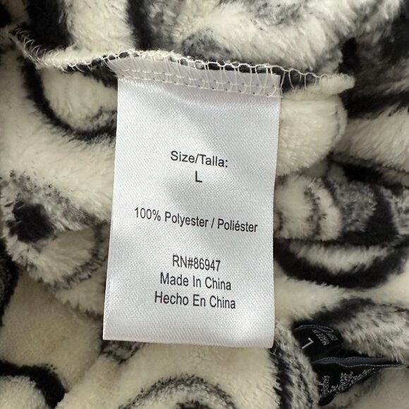 Disney Women's Nightmare Before Christmas Large Fleece Sleep Shorts NWOT - Picture 6 of 9